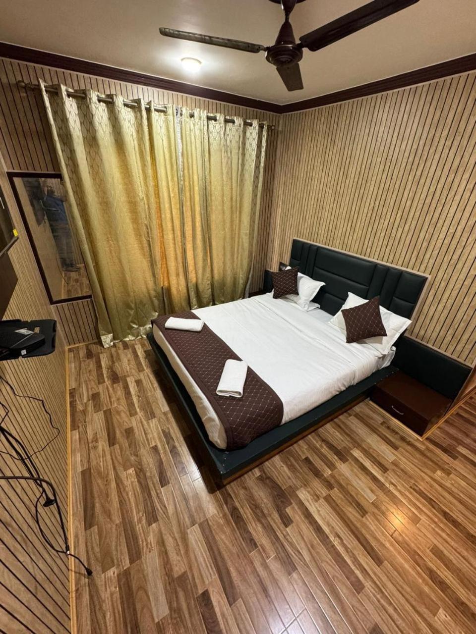 Hotel The Casa Srinagar  Ngoại thất bức ảnh