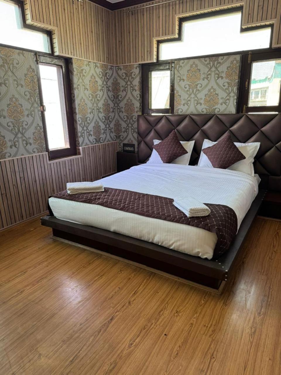 Hotel The Casa Srinagar  Ngoại thất bức ảnh
