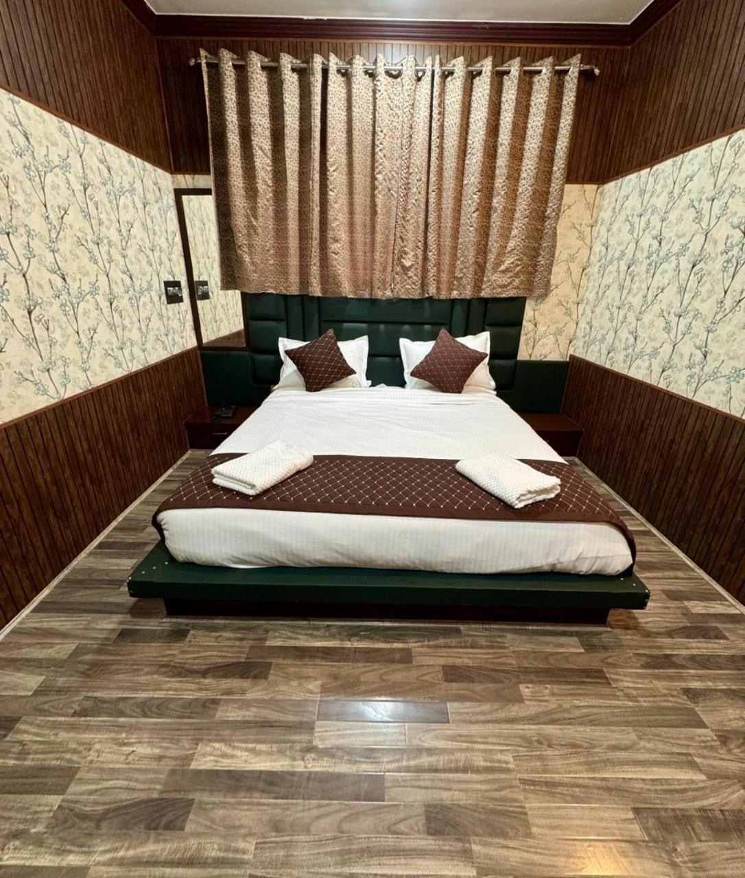 Hotel The Casa Srinagar  Ngoại thất bức ảnh